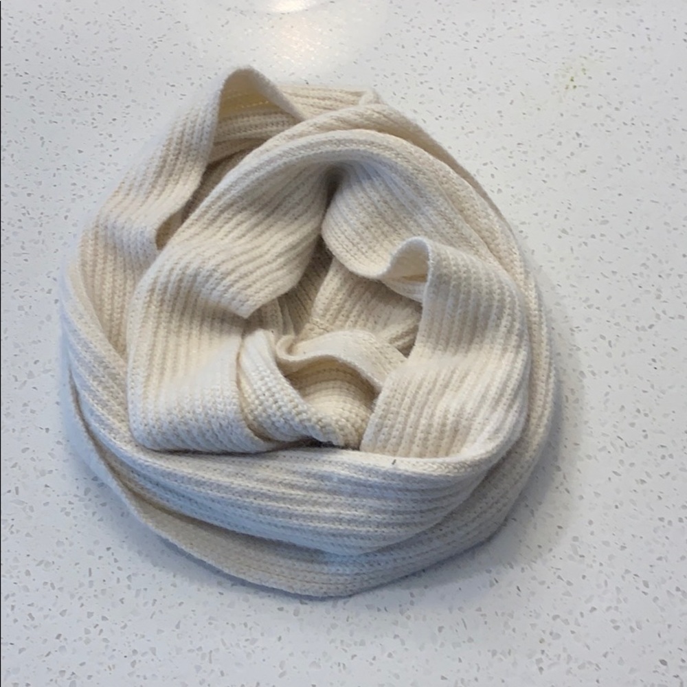 J Crew white/cream chunky infinity scarf